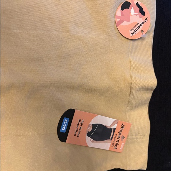 Shapermint Cream Underwear & Socks Essentials - Picture 3 of 4